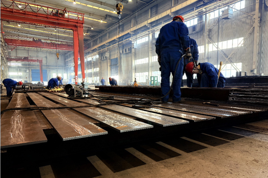 LSPE Fully Commits to Ensuring Production Progress of Offshore Drilling Rig Mast